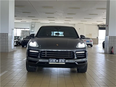 2021 Porsche Cayenne E-Hybridi 2